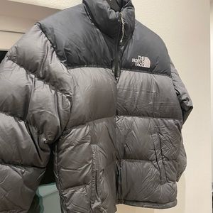 THE NORTH FACE 700 puffy jacket. Black & Gray